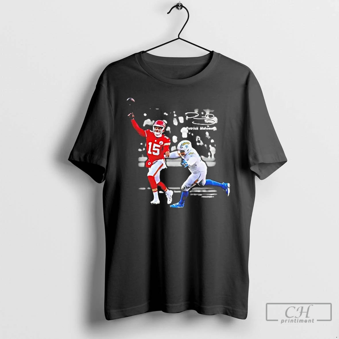 Classic Dashawn Hand Chasing Patrick Mahomes T-Shirts, Hoodie, Sweatshirt | AU18TeeNovaLab.com