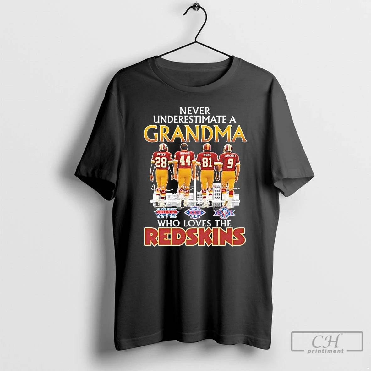 Classic Never Underestimate A Grandma Who Loves The Washington Redskins Skyline T-Shirts, Hoodie, Sweatshirt
