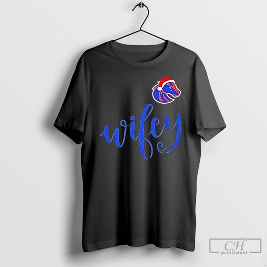 Classic Wifey Boise State Broncos Santa Hat Merry Christmas T-Shirts, Hoodie, Sweatshirt | AU18TeeNovaLab.com