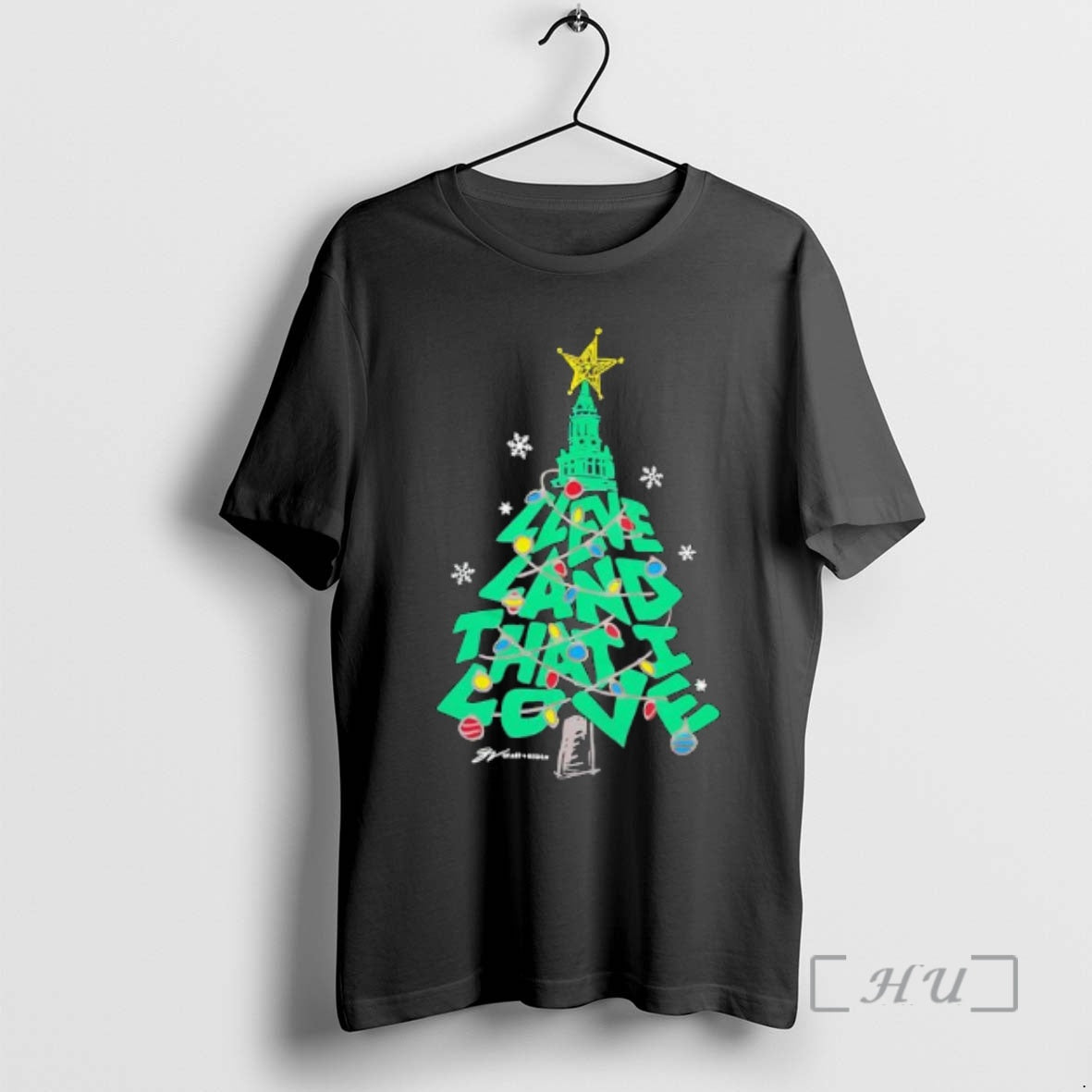 Officials Cleveland That I Love Christmas Tree Decorated Graphic T-Shirts, Hoodie, Sweatshirt | AU18TeeNovaLab.com