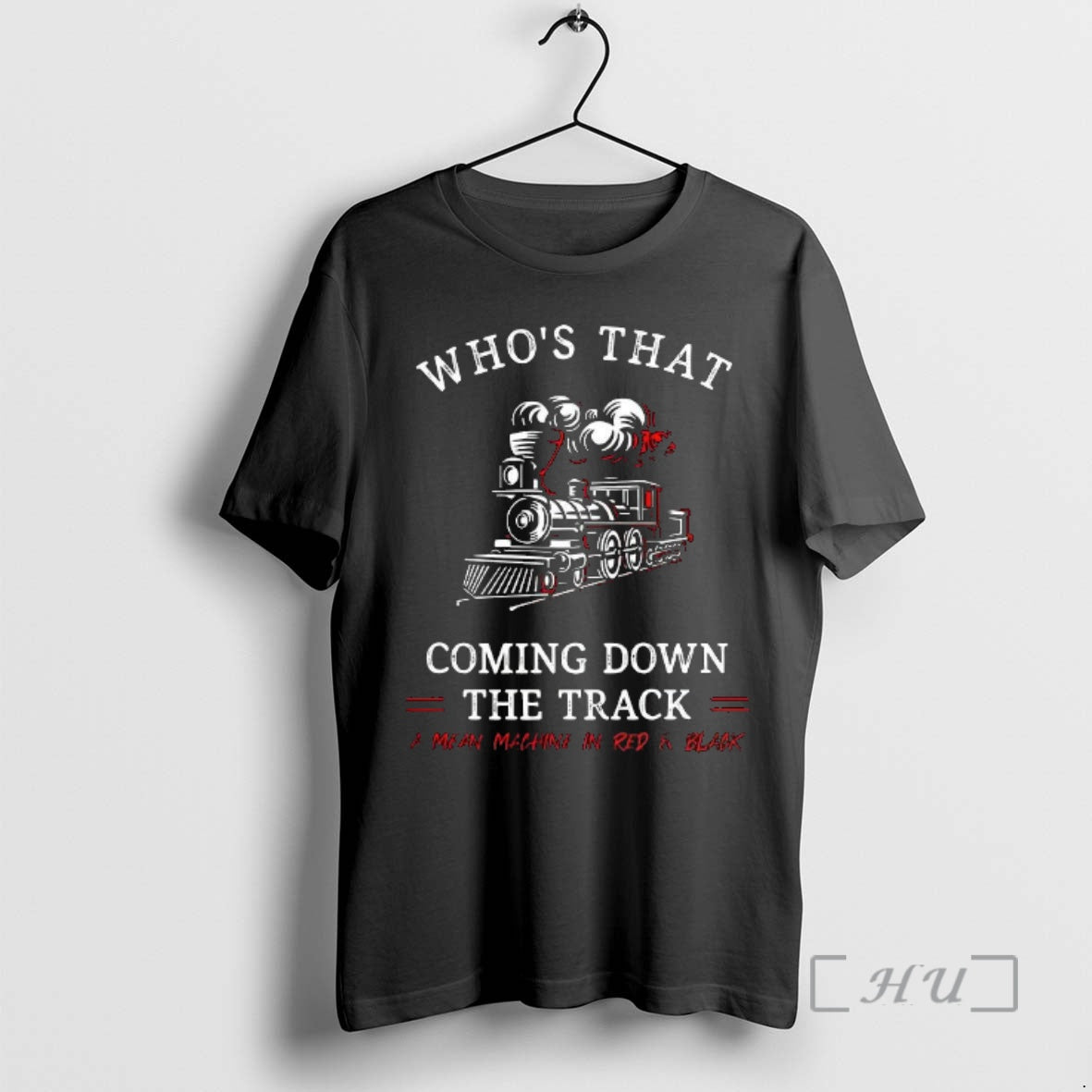 Officials Georgia Bulldog Football Whos That Coming Down The Track A Mean Machine In Red T-Shirts, Hoodie, Sweatshirt