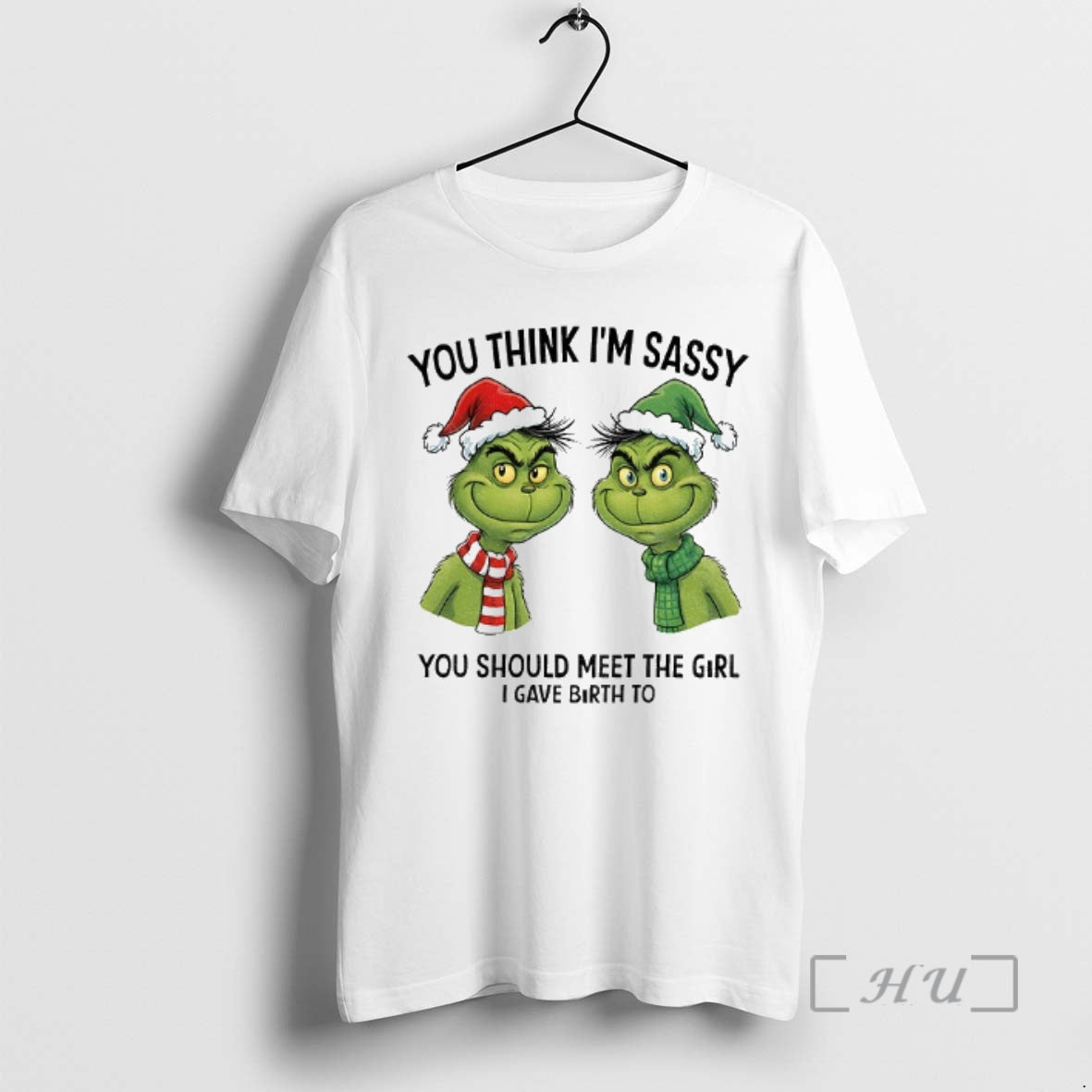 Officials Grinch Santa Couple You Think Im Sassy You Should Meet The Girl I Gave T-Shirts, Hoodie, Sweatshirt