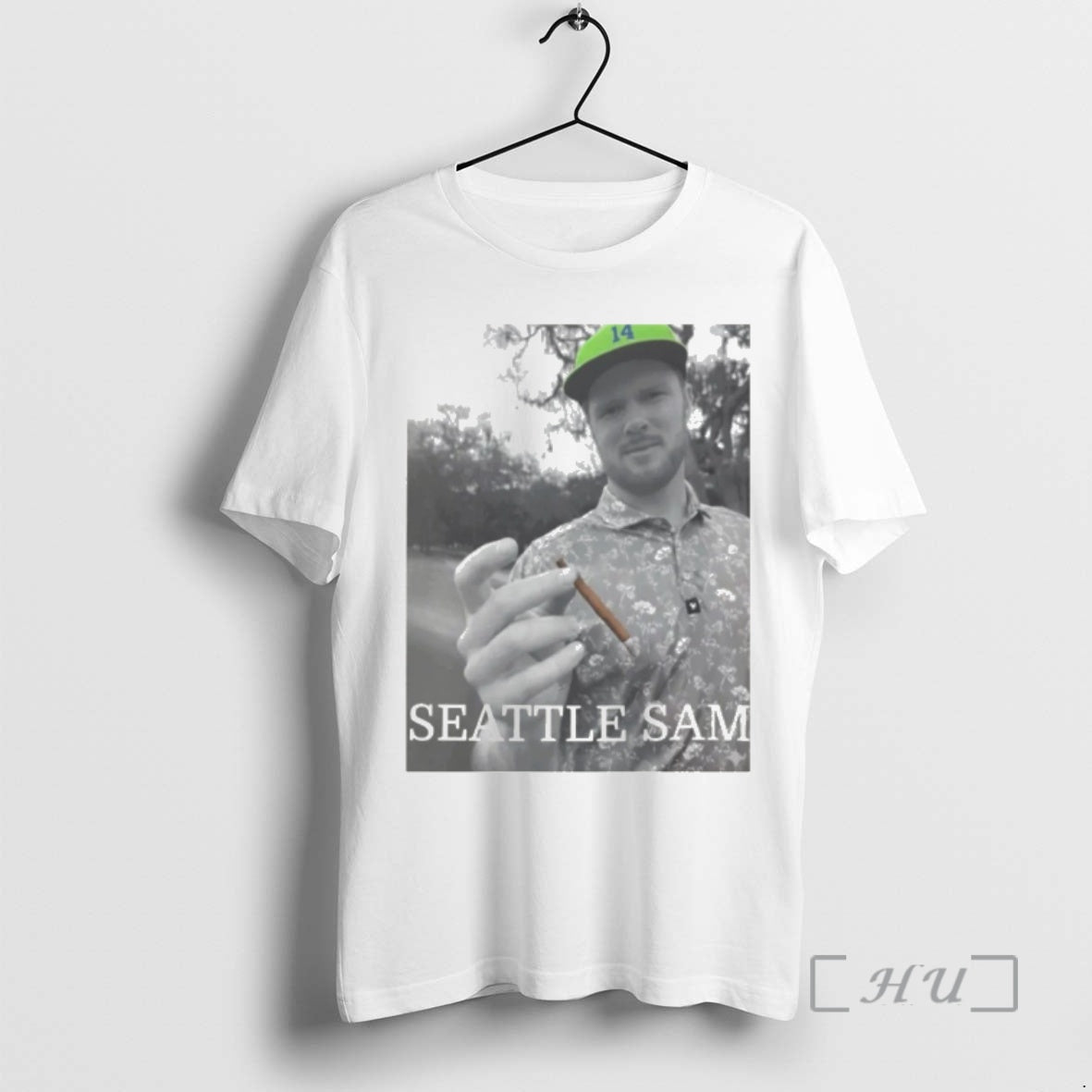 Officials Seattle Sam Football Photo Darnold Qb Graphic Smoking Sam T-Shirts, Hoodie, Sweatshirt | AU18TeeNovaLab.com