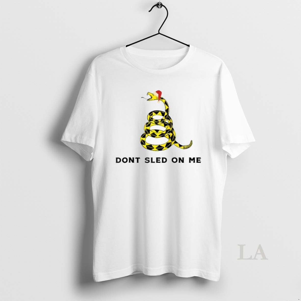 Original Dont Sled On Me Santa Hat Christmas Snake T-Shirts, Hoodie, Sweatshirt | AU18TeeNovaLab.com