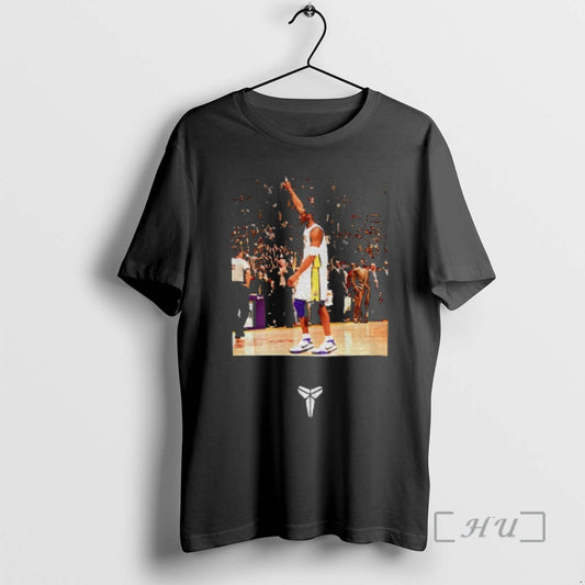 Trending Kobe Bryant 81 Points Los Angeles Lakers Nba Basketball Photo Premium T Shirts Sweater Hoodie, Sweatshirt